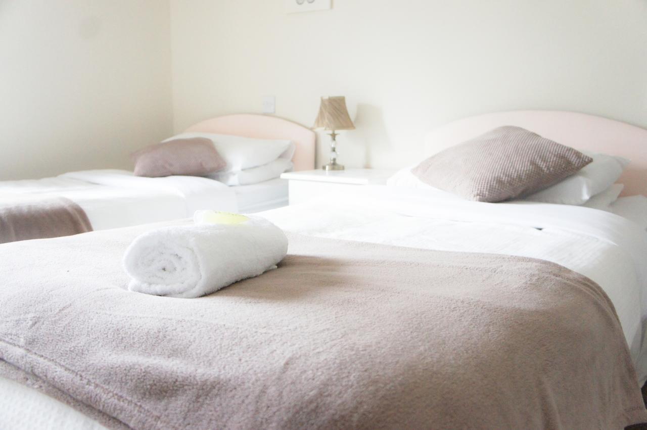 ラウンドウッド The Coach House Bed & Breakfast エクステリア 写真